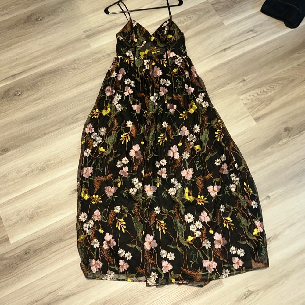 Lulu’s embroidered gown
